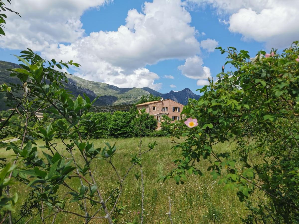 La Peyregoune, Logement En Pleine Nature Et Table D'Hotes Blieux Екстер'єр фото
